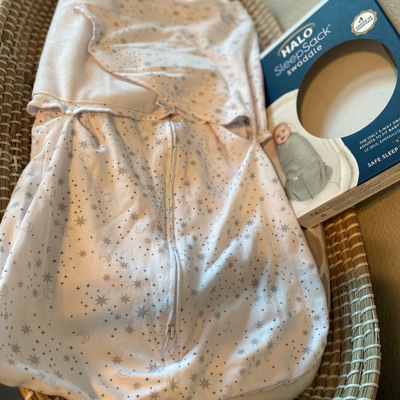 ❌SOLD❌Hallo swaddle sleep sack - Picture 2 of 2